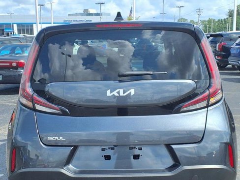 Used 2023 Kia Soul LX image 25