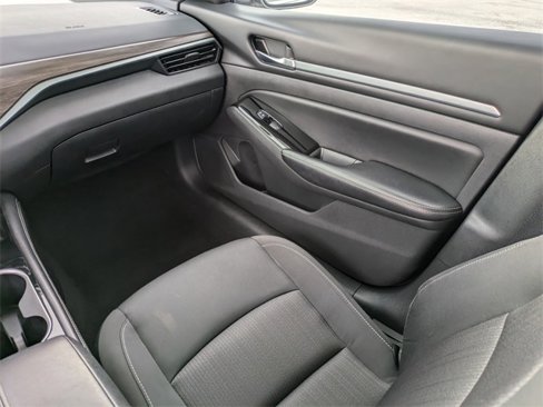 Used 2023 Nissan Altima 2.5 SV image 13