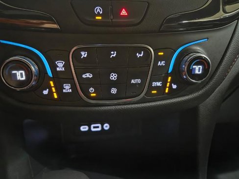 Used 2022 Chevrolet Equinox RS w/ Infotainment Package image 19