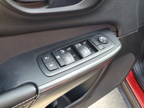 Used 2015 Jeep Cherokee Latitude w/ Cold Weather Group image 14