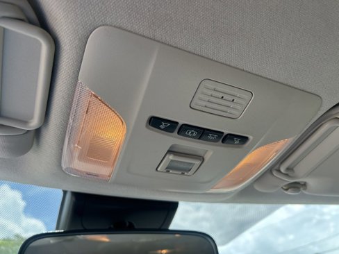 Used 2020 Toyota Corolla LE image 37