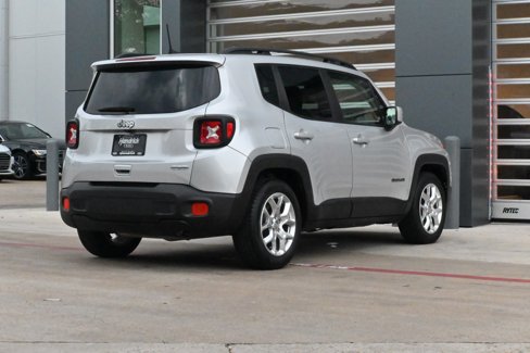 Used 2018 Jeep Renegade Latitude image 9