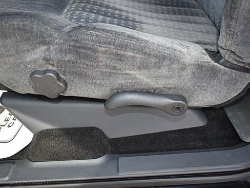Used 2001 Chevrolet S10 Pickup LS w/ Preferred Equipment Group image 12
