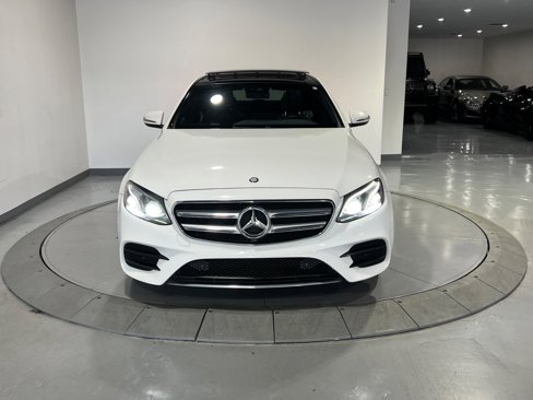 Used 2017 Mercedes-Benz E 300 4MATIC image 2