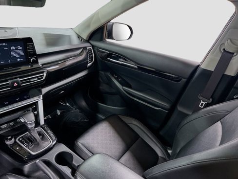 Certified 2021 Kia Seltos EX image 23