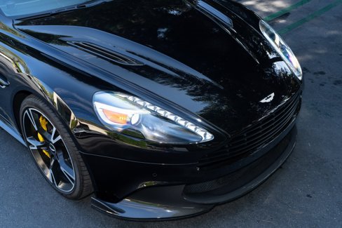 Used 2018 Aston Martin Vanquish S image 9