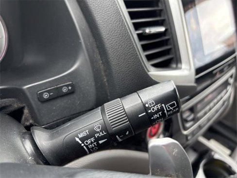 Used 2016 Honda Pilot Touring image 18