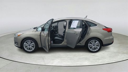 Used 2015 Ford Focus Titanium image 11