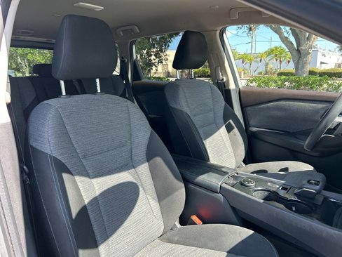 Used 2023 Nissan Rogue SV image 37