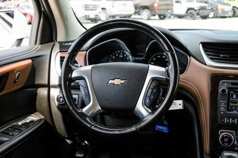 Used 2017 Chevrolet Traverse LT image 16