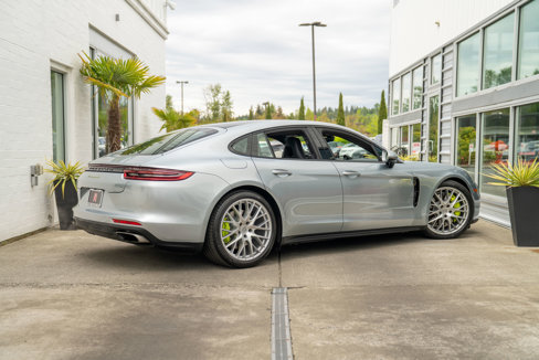 Used 2018 Porsche Panamera 4 image 8