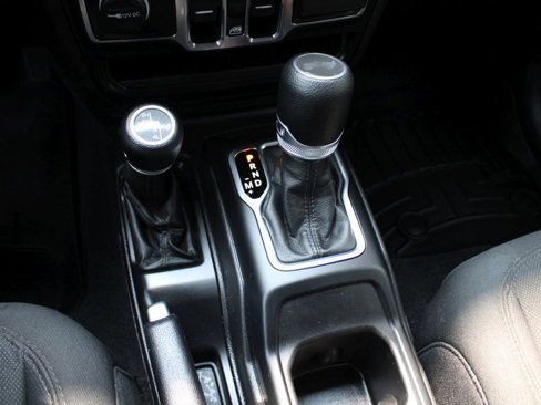 Certified 2022 Jeep Wrangler Unlimited Sport w/ Sun And Sound Package image 18