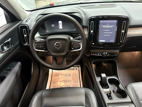 Used 2024 Volvo XC40 B5 Core w/ Climate Package image 17