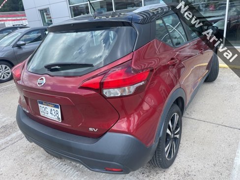 Used 2019 Nissan Kicks SV image 3