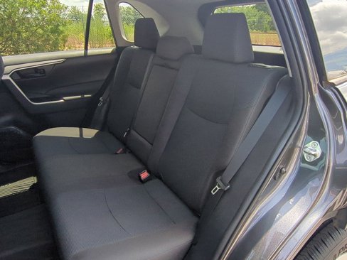 Used 2021 Toyota RAV4 LE image 29
