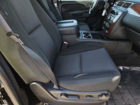Used 2013 Chevrolet Suburban LS image 13
