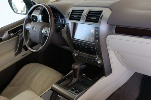 Used 2017 Lexus GX 460 image 34
