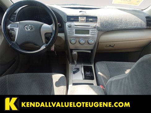 Used 2010 Toyota Camry LE image 10