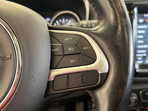 Used 2020 Jeep Compass Limited image 19