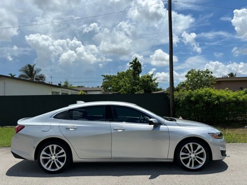 Used 2021 Chevrolet Malibu LT image 3