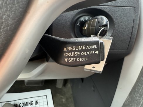 Used 2010 Dodge Grand Caravan SE image 21