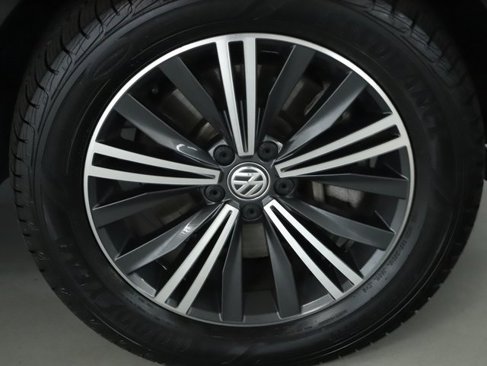 Used 2019 Volkswagen Tiguan SEL image 10