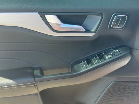 Used 2023 Ford Escape Platinum image 11