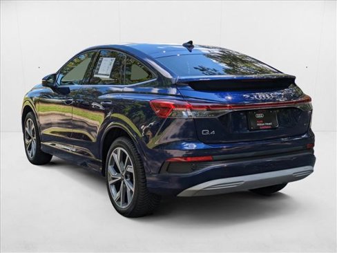 Used 2022 Audi Q4 e-tron Premium Plus image 8