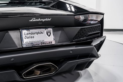 Used 2017 Lamborghini Aventador S image 50