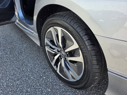 Used 2018 Honda Accord EX image 45