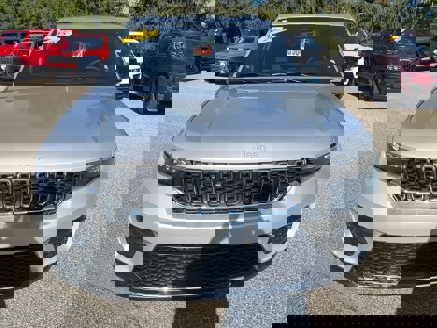 New 2025 Jeep Grand Cherokee Laredo X w/ Luxury Tech Group I image 2