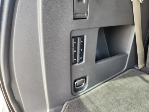 Used 2021 Ford Expedition XLT image 7