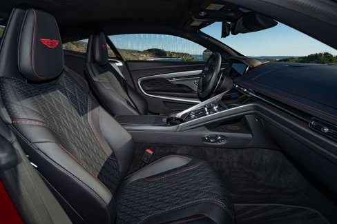 Used 2024 Aston Martin DB12 Coupe image 16