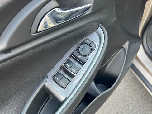 Used 2023 Chevrolet Malibu LS image 16