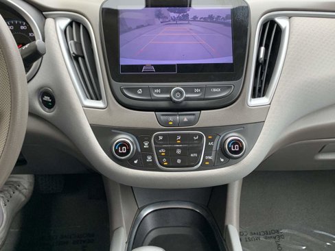 Used 2022 Chevrolet Malibu LT image 20