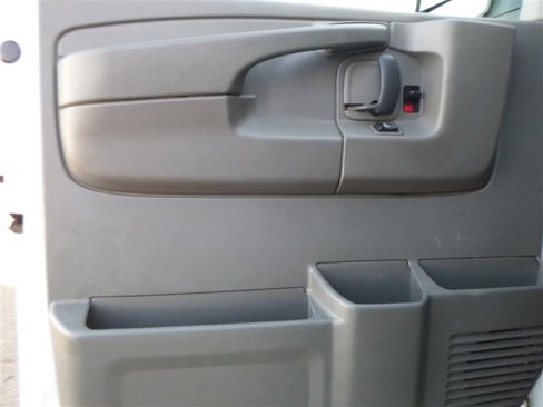 Used 2015 GMC Savana 2500 image 14
