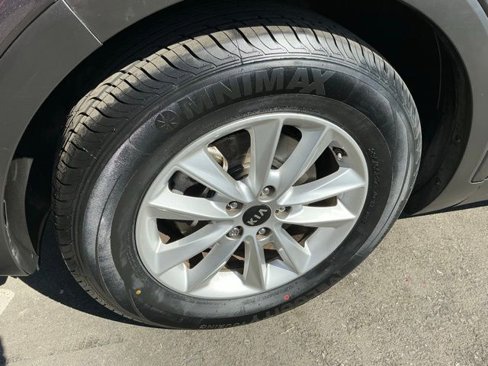 Used 2019 Kia Sorento LX image 28