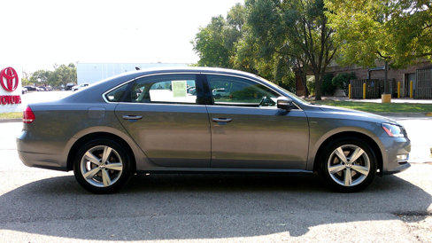 Used 2015 Volkswagen Passat 1.8T Limited Edition image 8