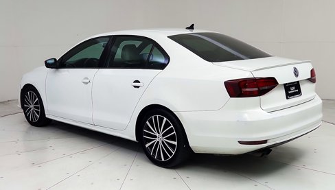 Used 2016 Volkswagen Jetta Sport image 5