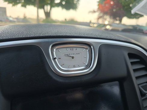 Used 2017 Chrysler 300 C w/ Safetytec Plus Group image 37