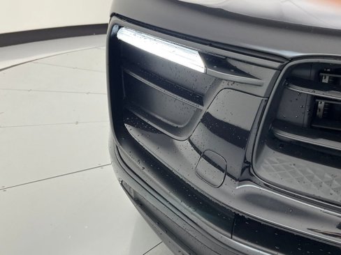 Certified 2024 Porsche Macan image 48