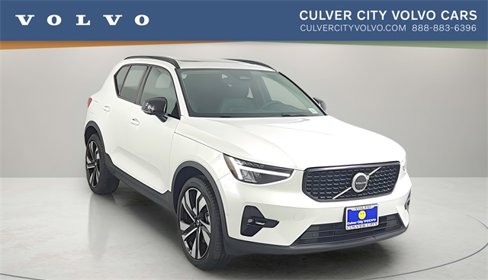 Certified 2024 Volvo XC40 B5 Plus w/ Climate Package image 1