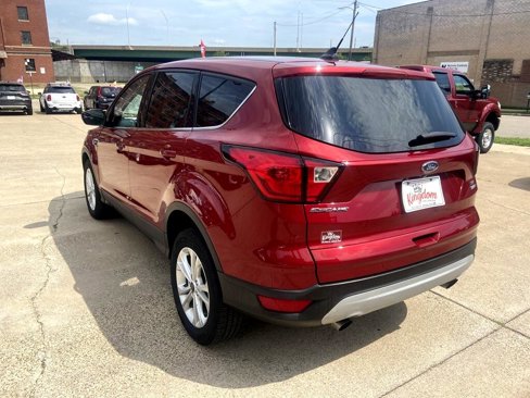 Used 2019 Ford Escape SE image 5