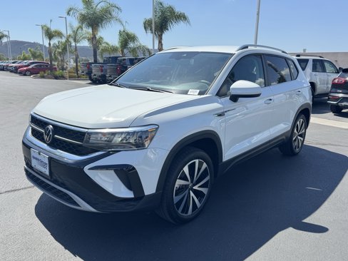 Certified 2023 Volkswagen Taos SE image 5