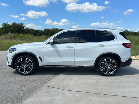Certified 2022 BMW X5 sDrive40i w/ Luxury Seating Package image 5