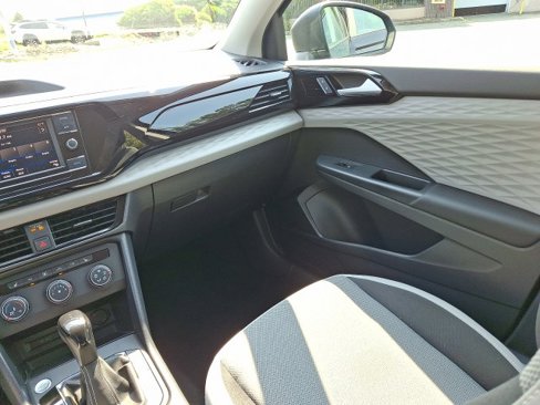 Certified 2022 Volkswagen Taos S image 16