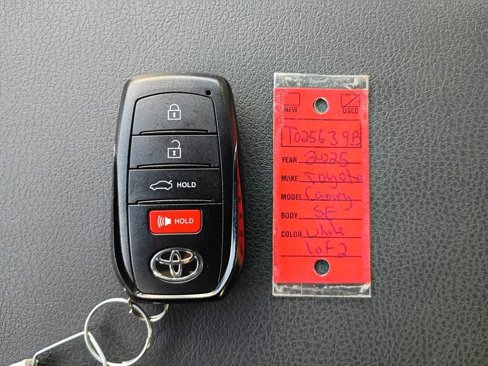 Used 2025 Toyota Camry SE image 31