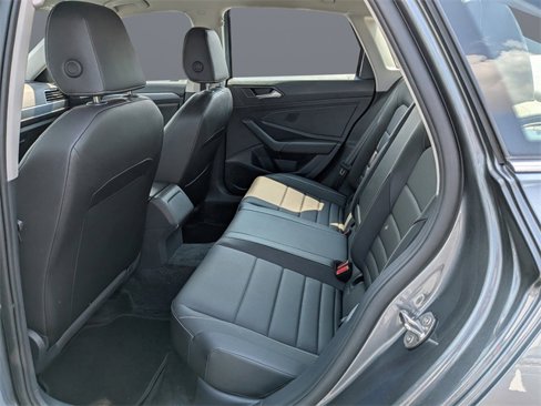 Used 2024 Volkswagen Jetta SE image 12