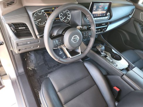 Certified 2021 Nissan Rogue SV w/ Premium Package image 11