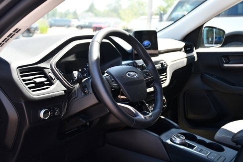 Used 2022 Ford Escape SE w/ Cold Weather Package image 11